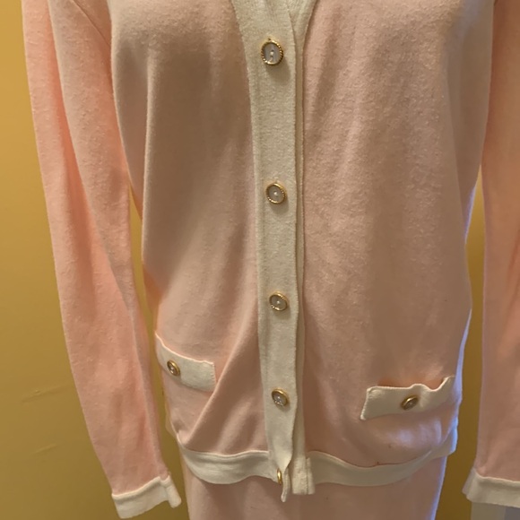 Moda Intl knit suit set in pink and cream - Picture 6 of 15